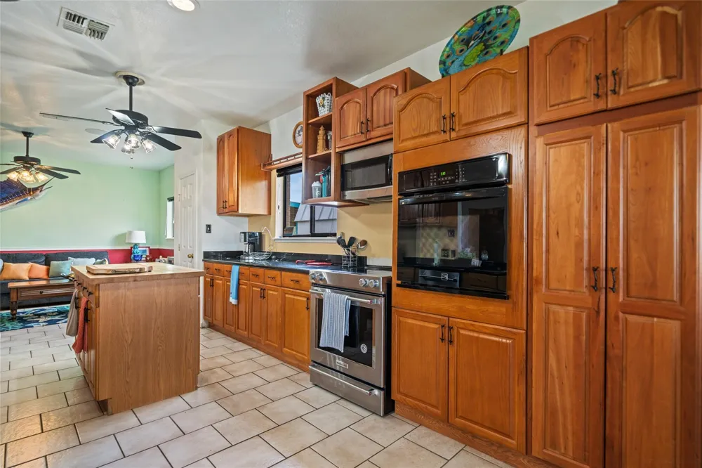 4931 Fm 1781 Rockport, TX 78382