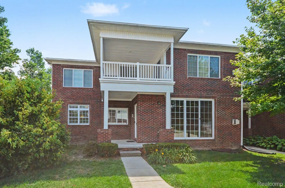 6996 Boulder Pointe Drive Washington Township, MI 48094