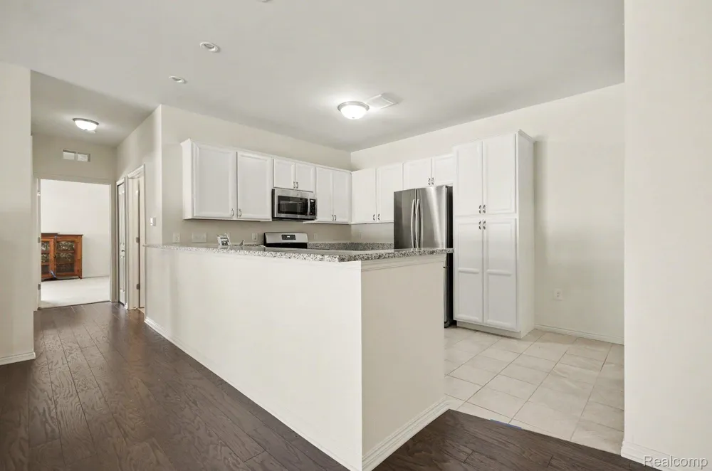 6996 Boulder Pointe Drive Washington Township, MI 48094