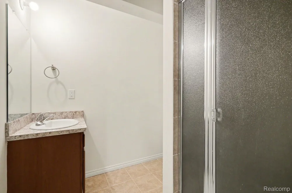 6996 Boulder Pointe Drive Washington Township, MI 48094