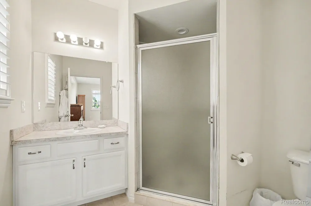6996 Boulder Pointe Drive Washington Township, MI 48094