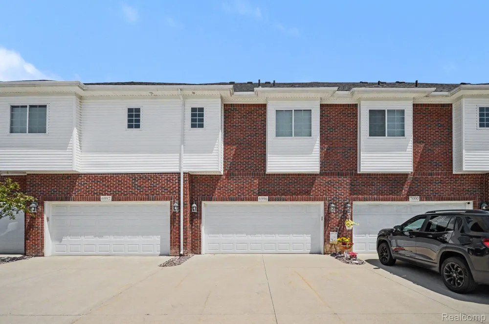 6996 Boulder Pointe Drive Washington Township, MI 48094