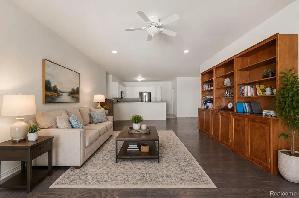 6996 Boulder Pointe Drive Washington Township, MI 48094