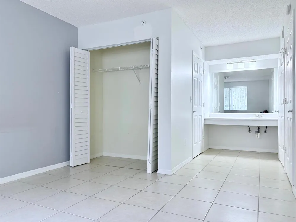 2640 S University Drive S #127 Davie, FL 33328