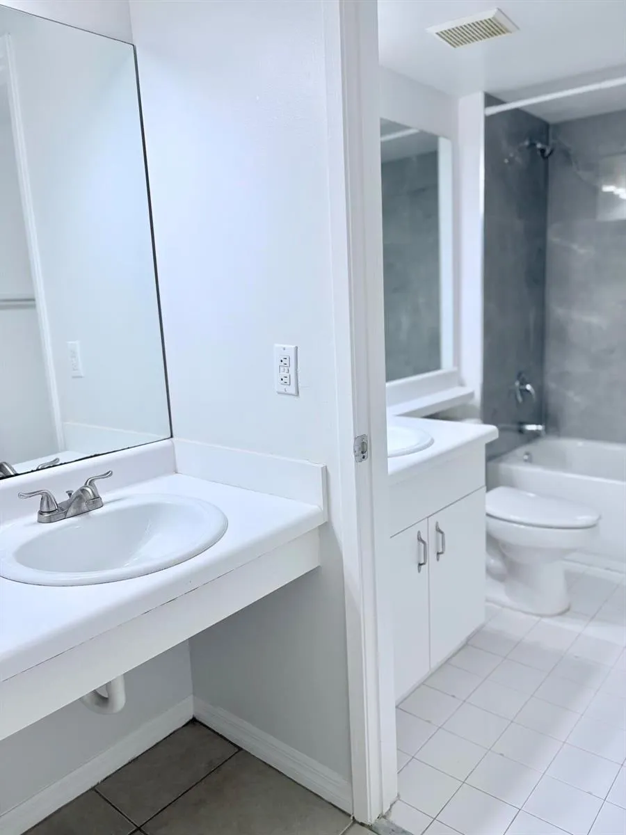 2640 S University Drive S #127 Davie, FL 33328