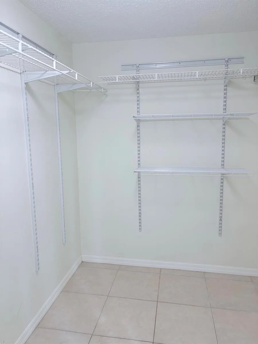 2640 S University Drive S #127 Davie, FL 33328