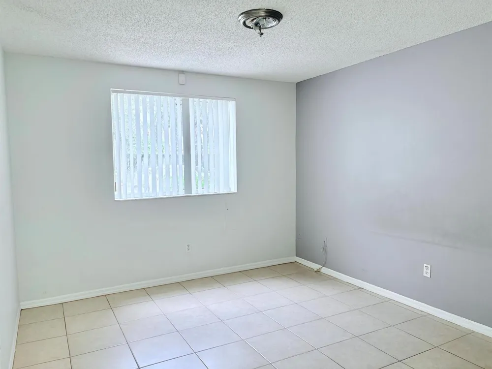 2640 S University Drive S #127 Davie, FL 33328