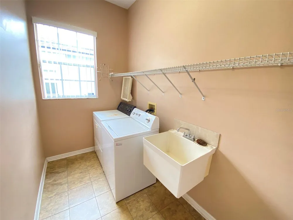 3708 MOLONA DRIVE Orlando, FL 32837