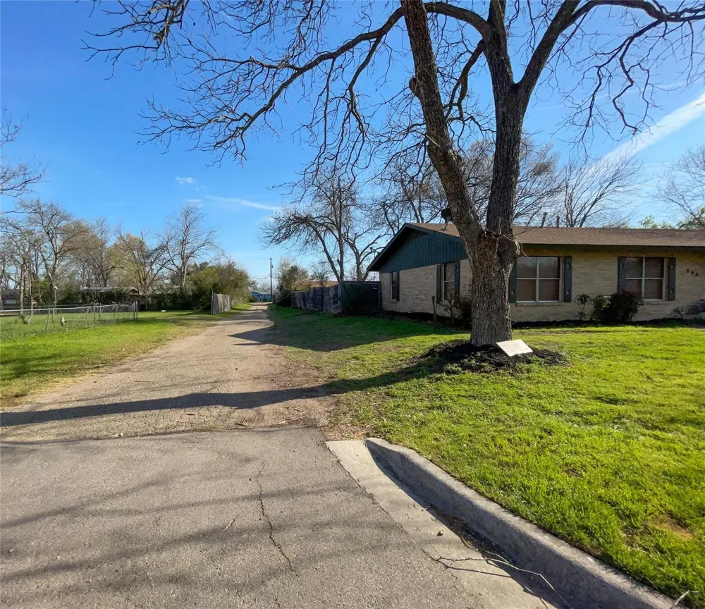 204 E 18th Street Georgetown, TX 78626