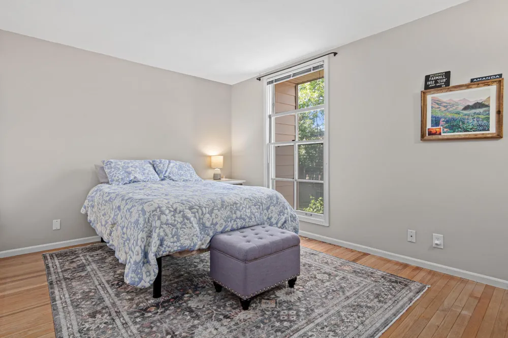 6487 Barrie Road Edina, MN 55435