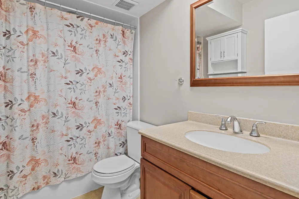 6487 Barrie Road Edina, MN 55435