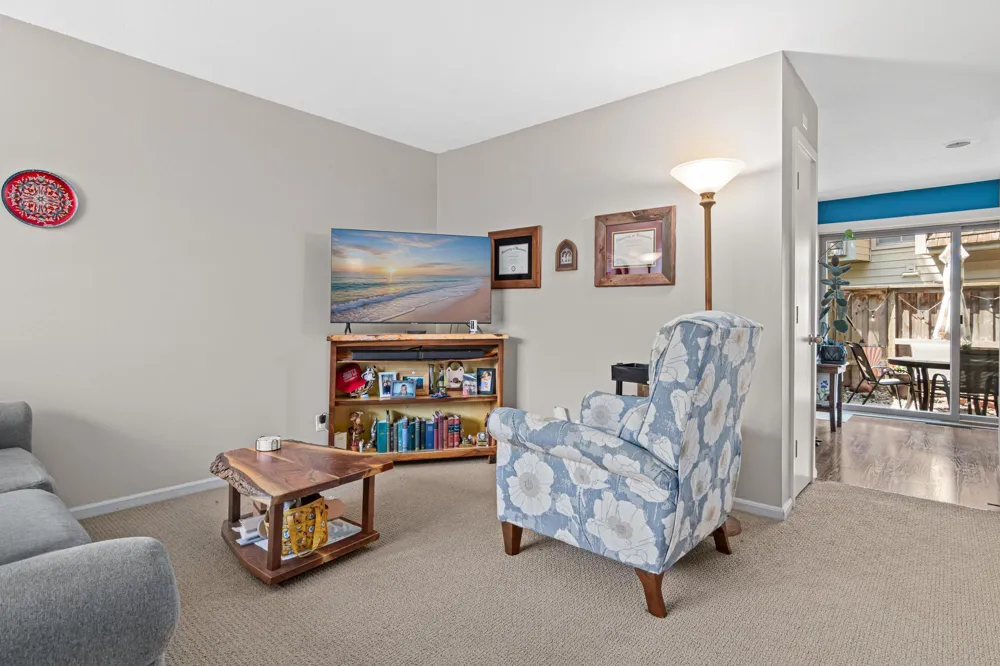 6487 Barrie Road Edina, MN 55435