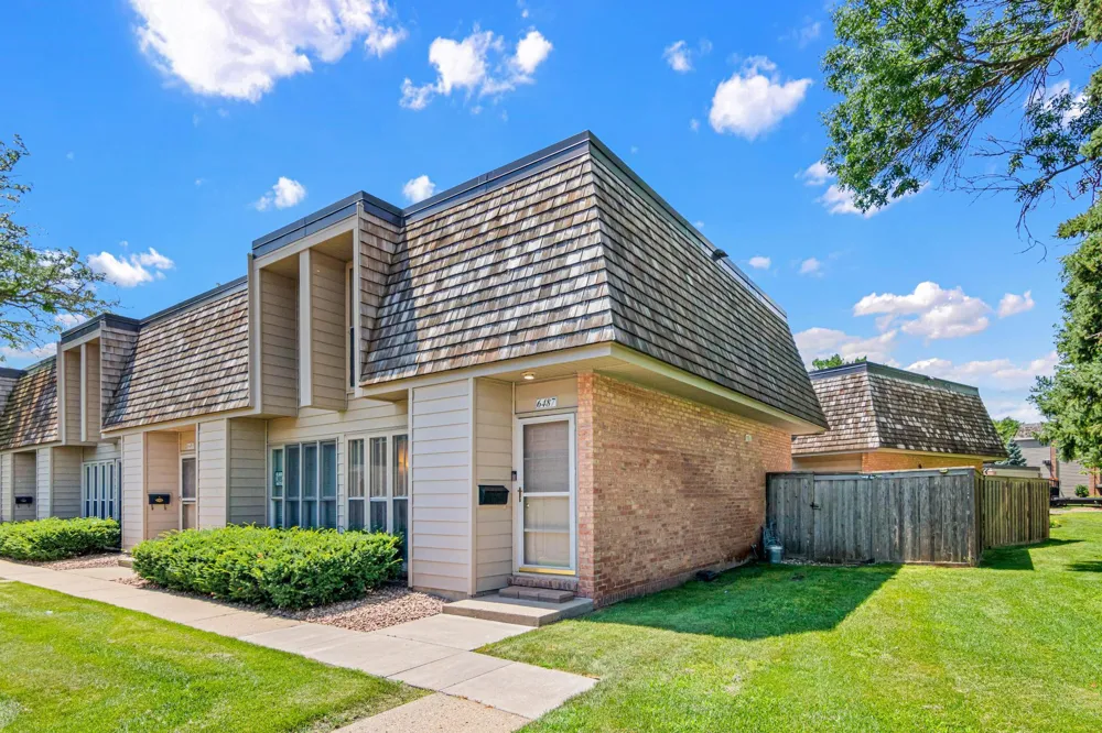 6487 Barrie Road Edina, MN 55435