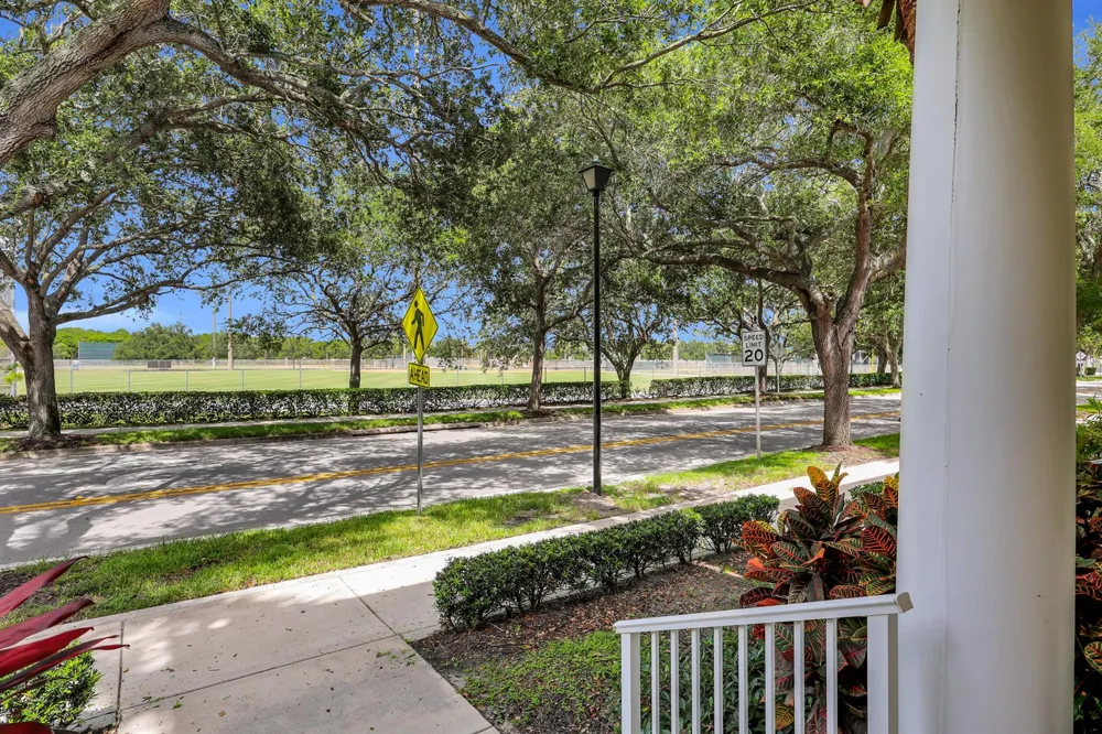 4154 Stadium Drive Jupiter, FL 33458
