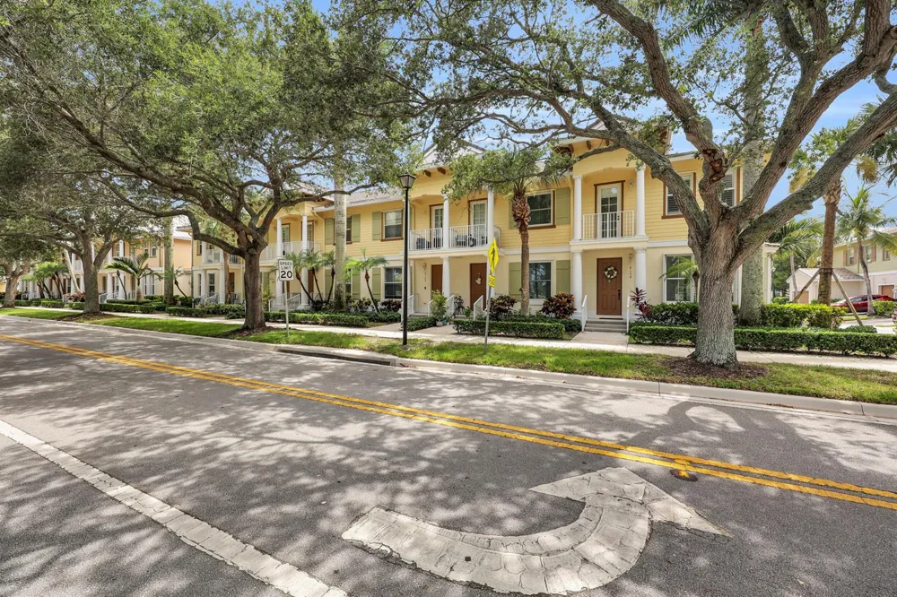 4154 Stadium Drive Jupiter, FL 33458