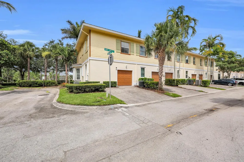4154 Stadium Drive Jupiter, FL 33458