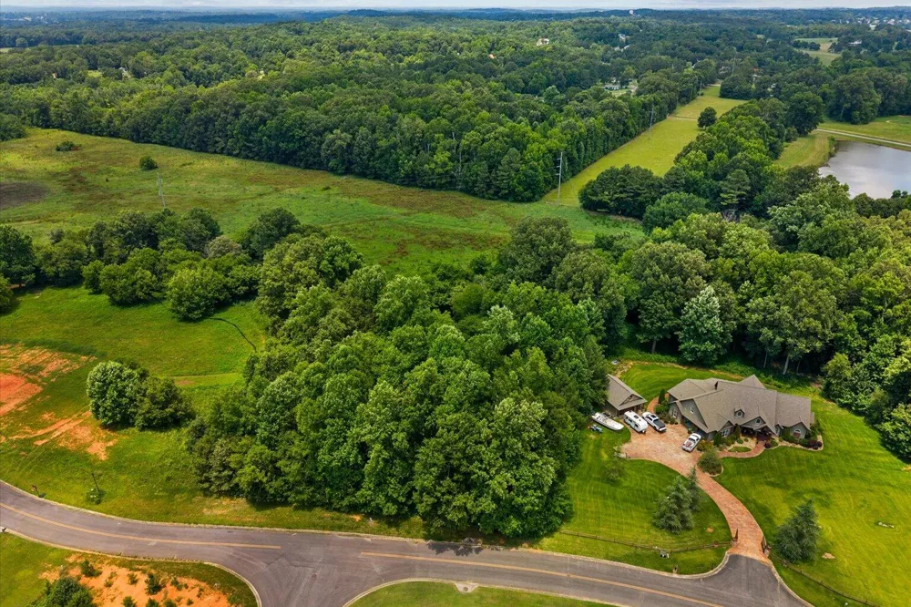 17 E Madison Street Chatsworth, GA 30705