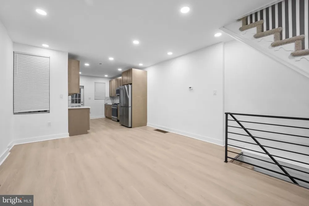 7337 E WALNUT LANE Philadelphia, PA 19138