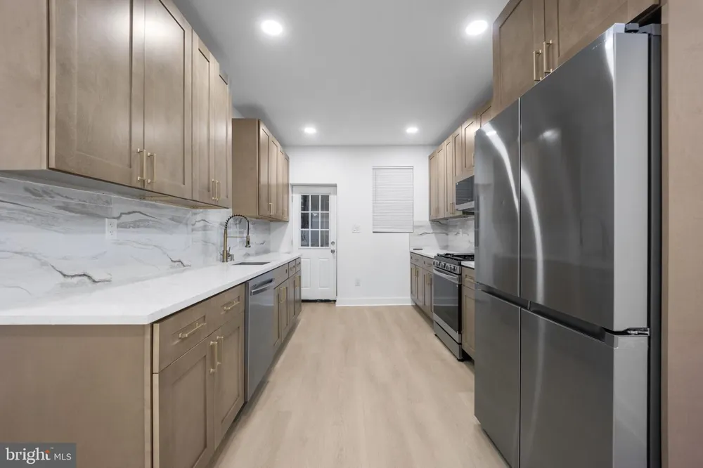 7337 E WALNUT LANE Philadelphia, PA 19138