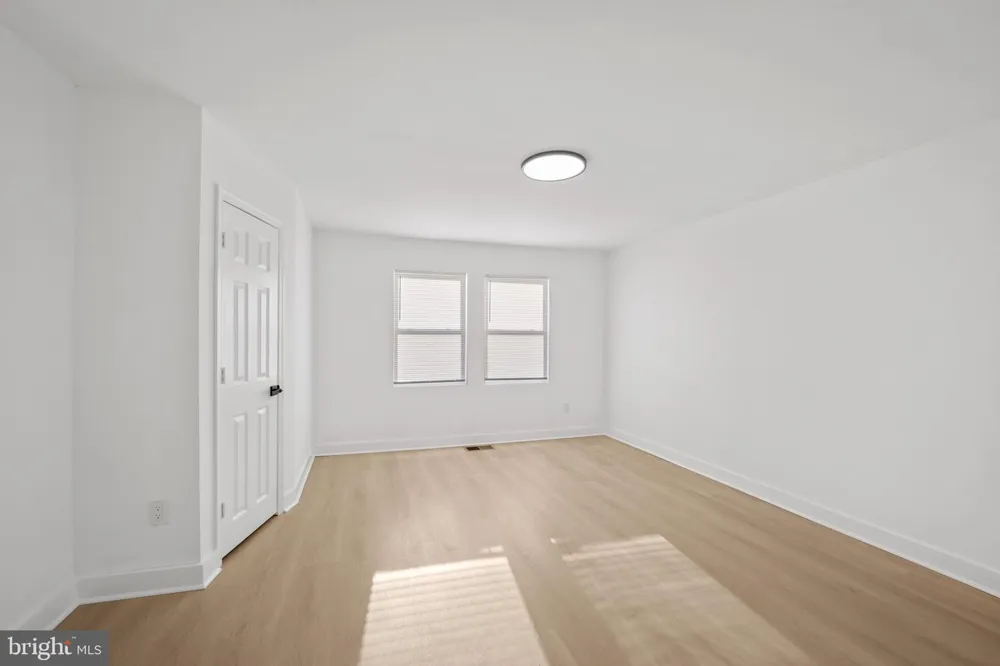 7337 E WALNUT LANE Philadelphia, PA 19138