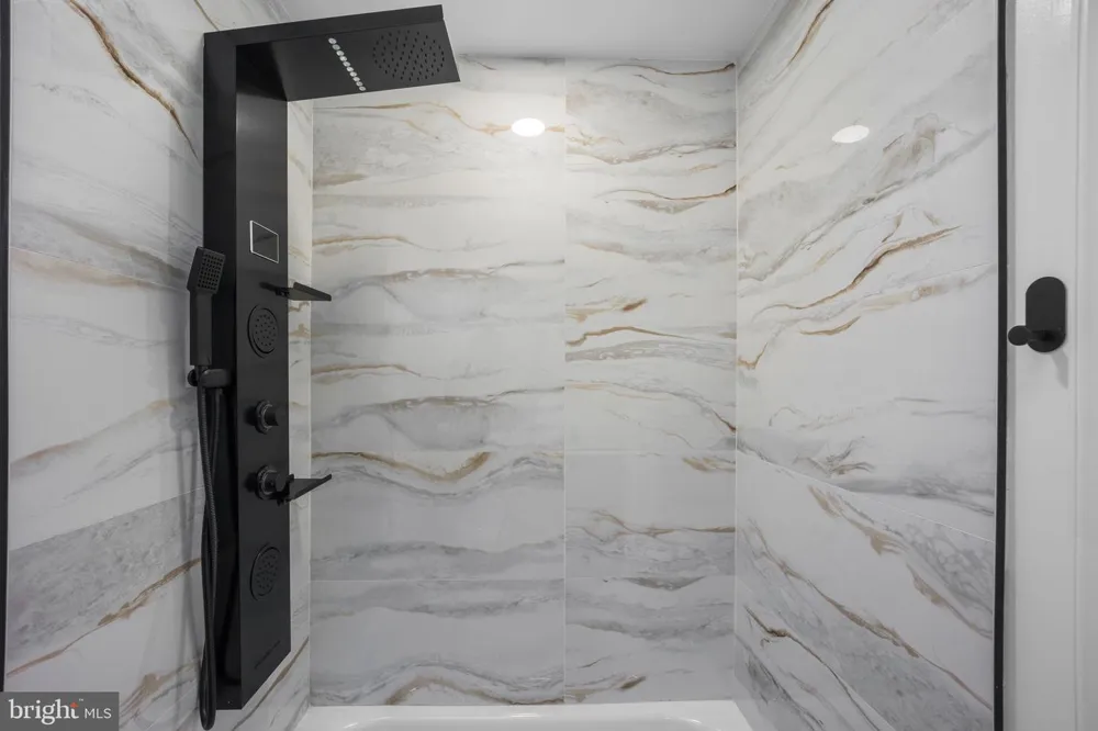 7337 E WALNUT LANE Philadelphia, PA 19138