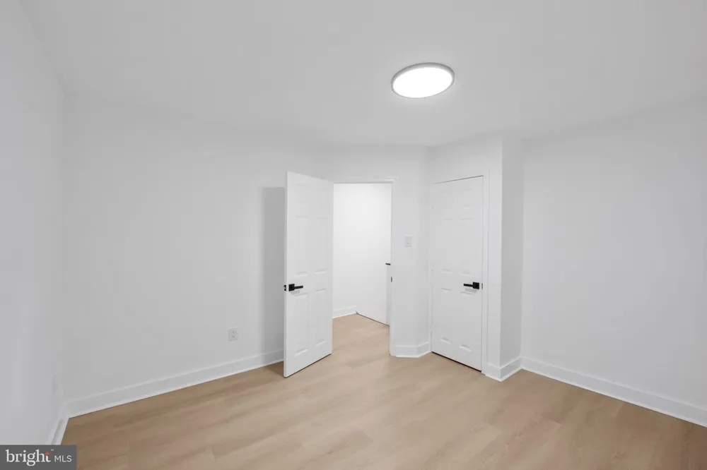 7337 E WALNUT LANE Philadelphia, PA 19138