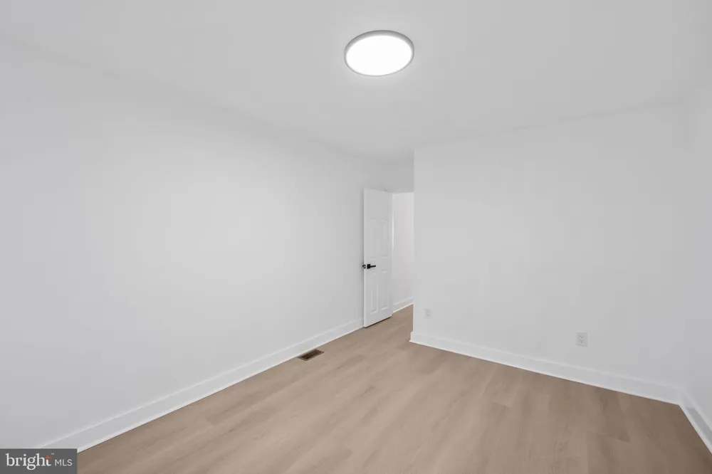 7337 E WALNUT LANE Philadelphia, PA 19138