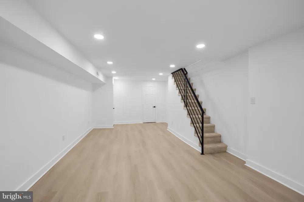 7337 E WALNUT LANE Philadelphia, PA 19138