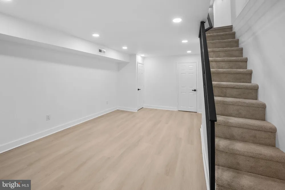7337 E WALNUT LANE Philadelphia, PA 19138