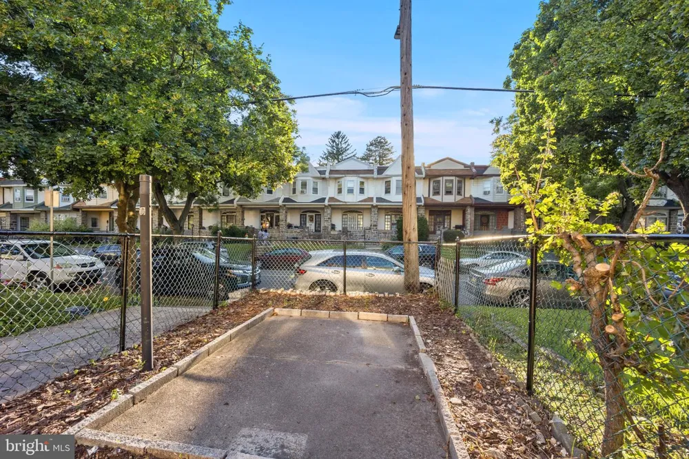 7337 E WALNUT LANE Philadelphia, PA 19138
