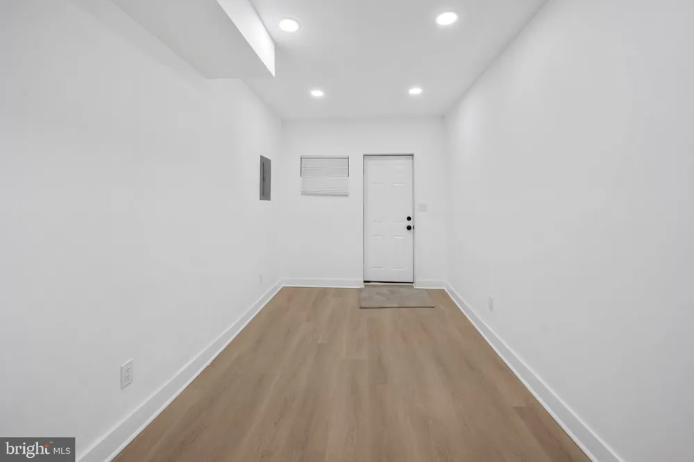 7337 E WALNUT LANE Philadelphia, PA 19138