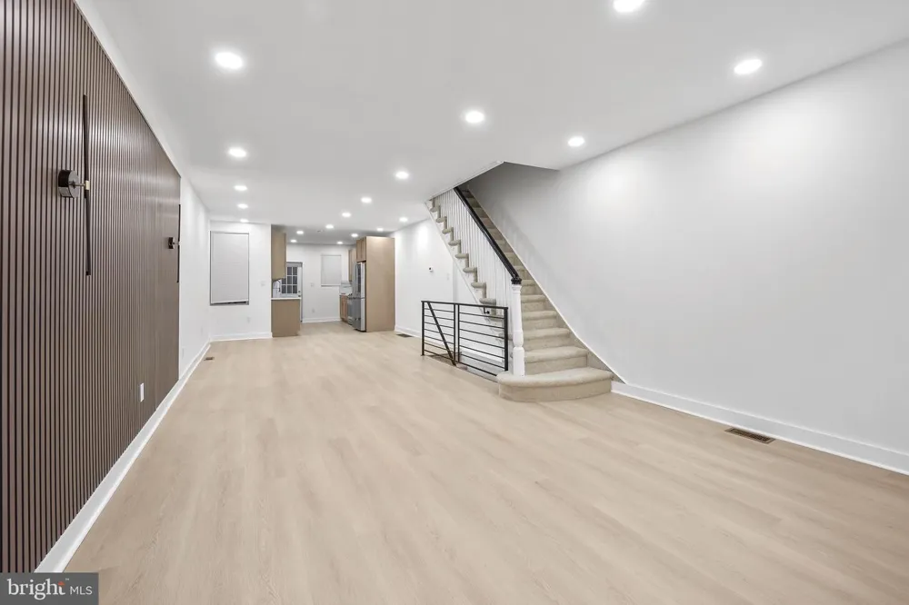 7337 E WALNUT LANE Philadelphia, PA 19138