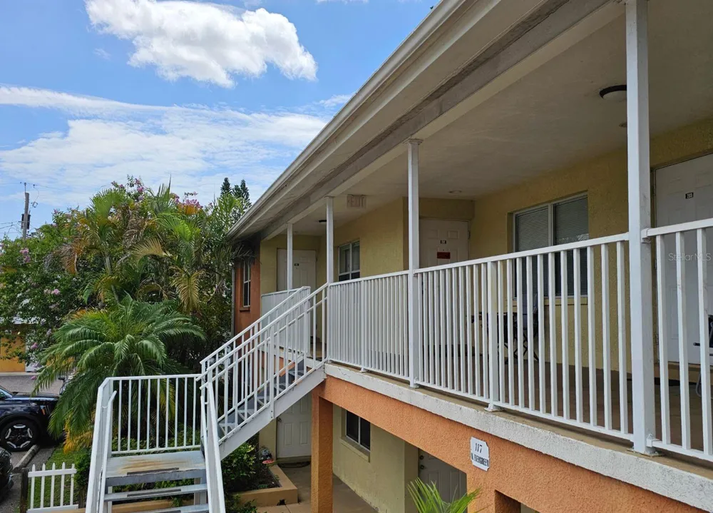 117 EVERGREEN AVENUE #201 Clearwater, FL 33755