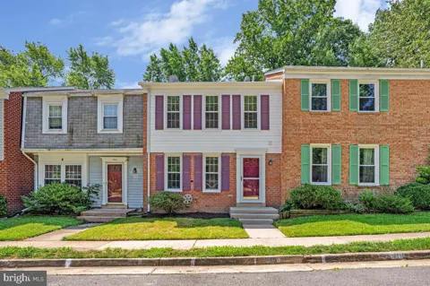 7821 GROVELAND SQUARE