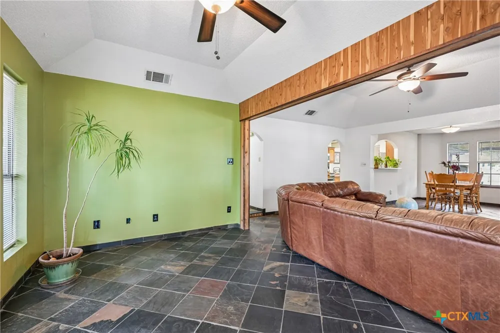 606 Prize Oaks Drive Cedar Park, TX 78613