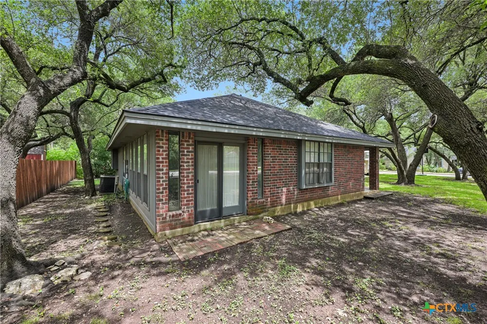 606 Prize Oaks Drive Cedar Park, TX 78613