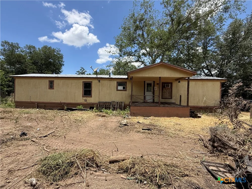 2 Skylark Drive Martindale, TX 78655