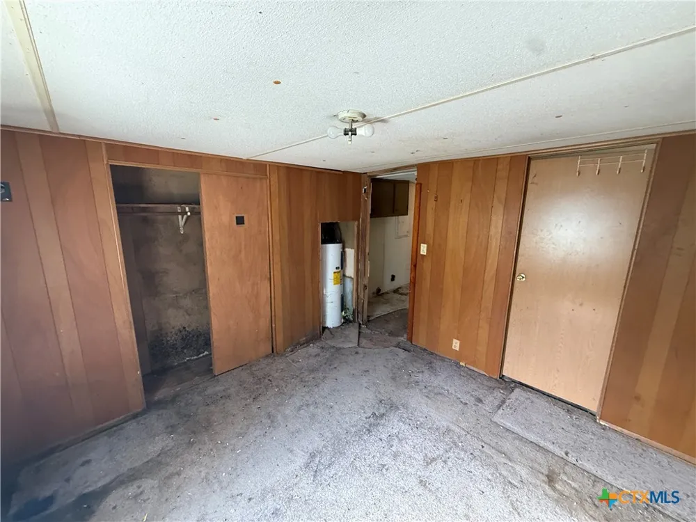 2 Skylark Drive Martindale, TX 78655