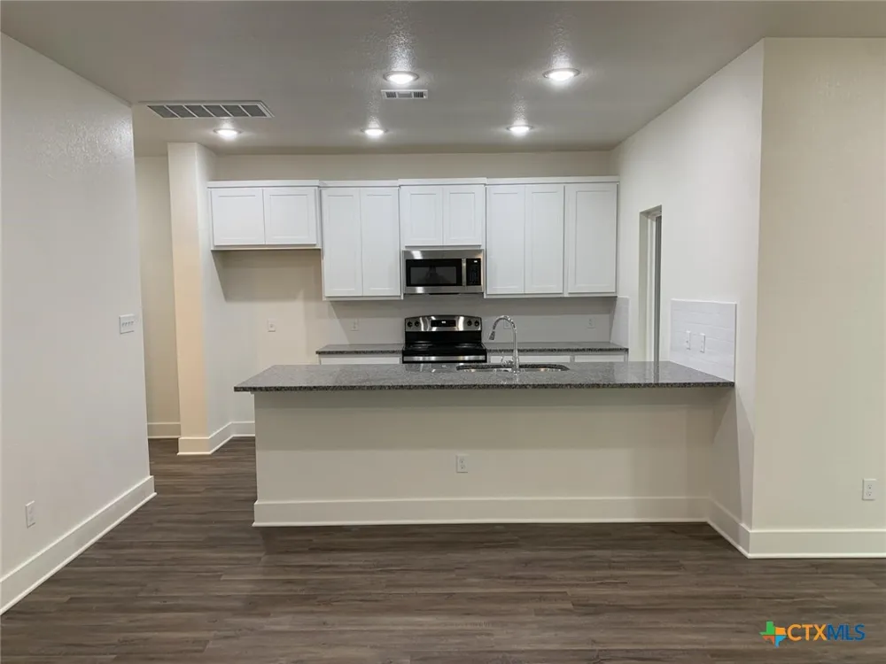 1858 Royal Loop Belton, TX 76513
