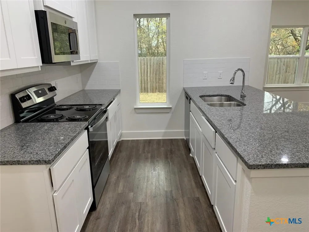 1858 Royal Loop Belton, TX 76513
