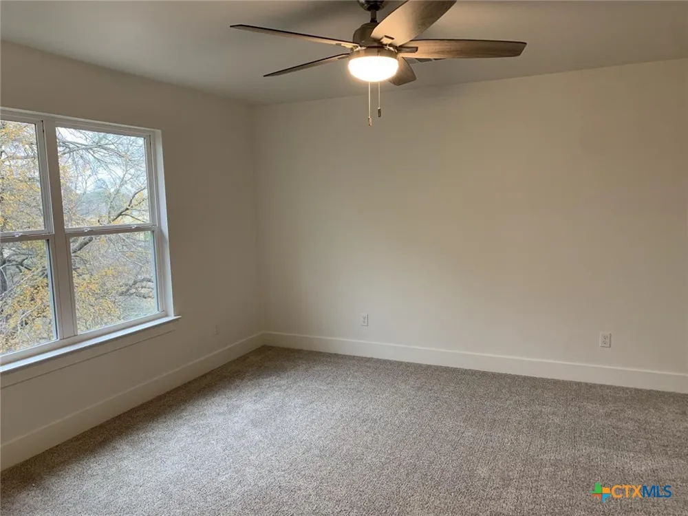 1858 Royal Loop Belton, TX 76513