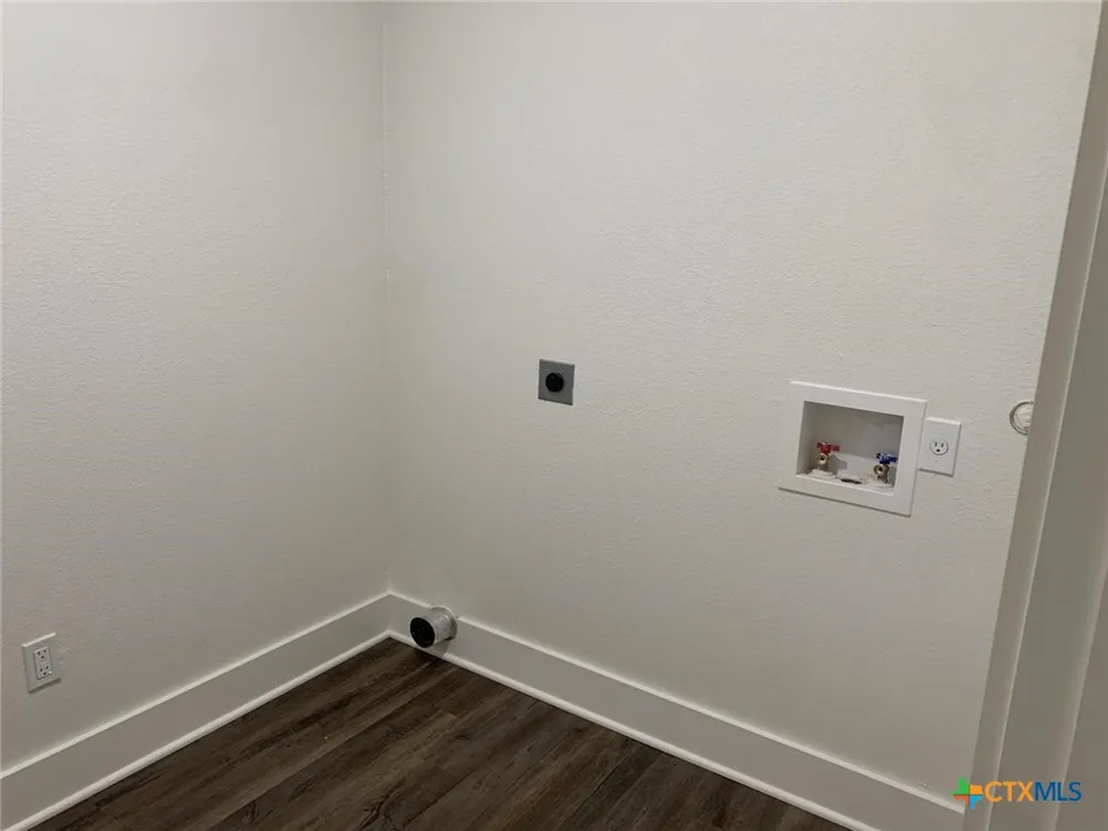 1858 Royal Loop Belton, TX 76513