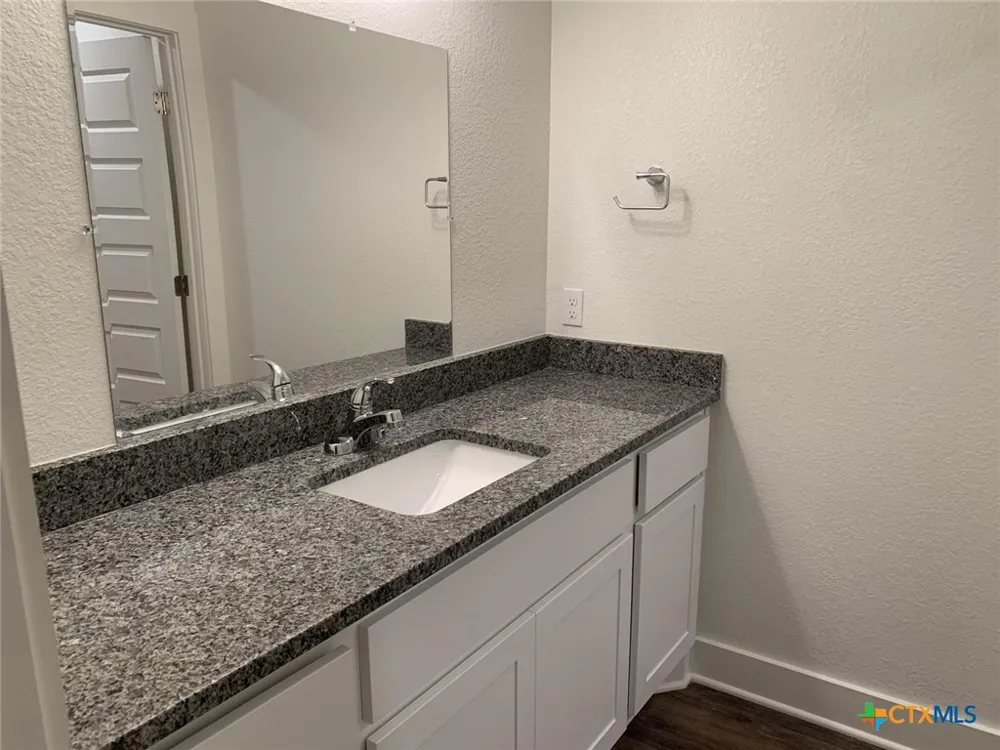 1858 Royal Loop Belton, TX 76513