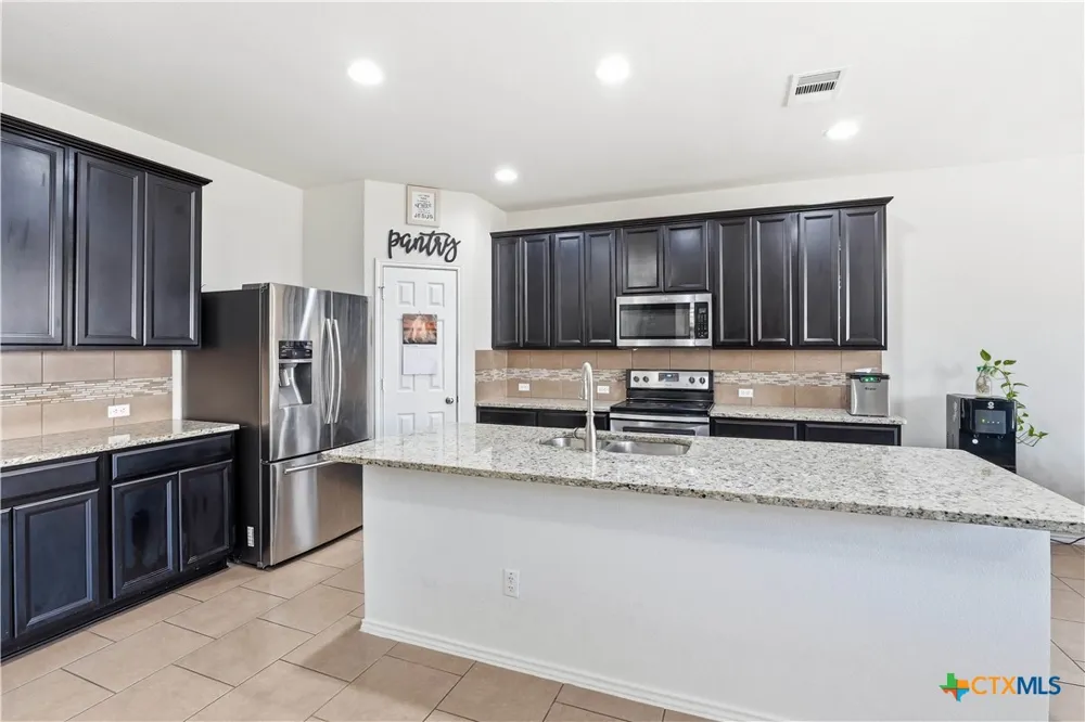 9013 Bowfield Drive Killeen, TX 76542