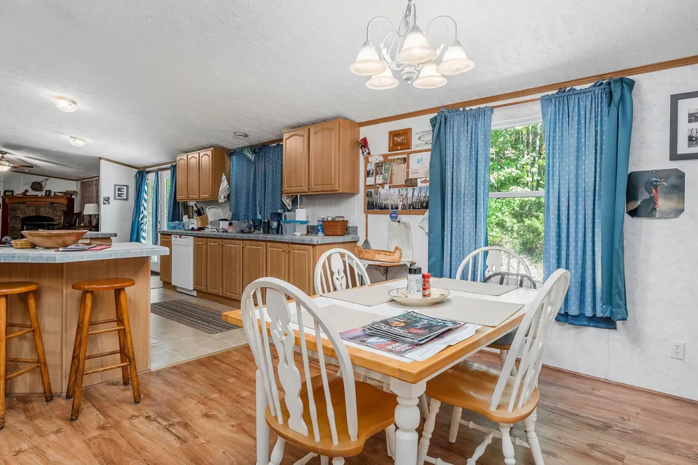 43 Moss Bend Ln Lancaster, TN 38569