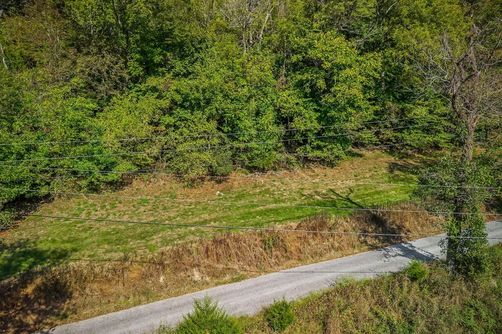 43 Moss Bend Ln Lancaster, TN 38569