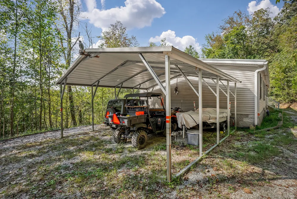 43 Moss Bend Ln Lancaster, TN 38569