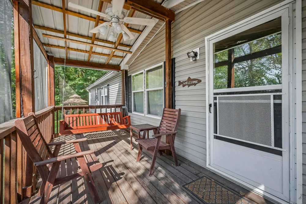 43 Moss Bend Ln Lancaster, TN 38569