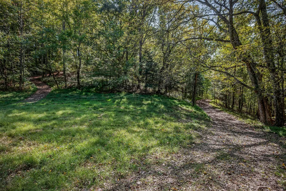 43 Moss Bend Ln Lancaster, TN 38569