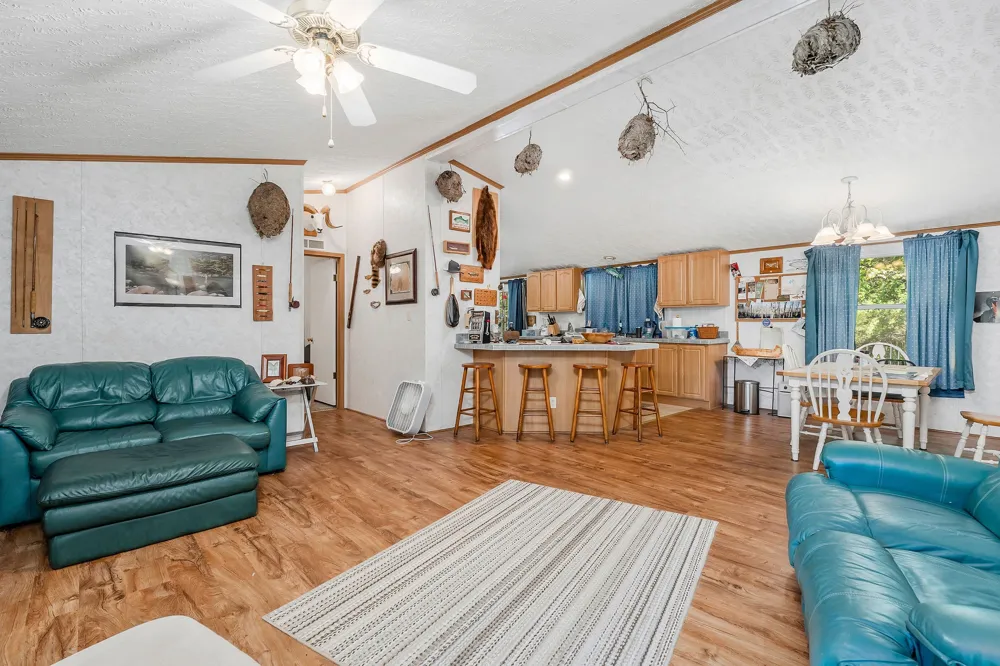 43 Moss Bend Ln Lancaster, TN 38569
